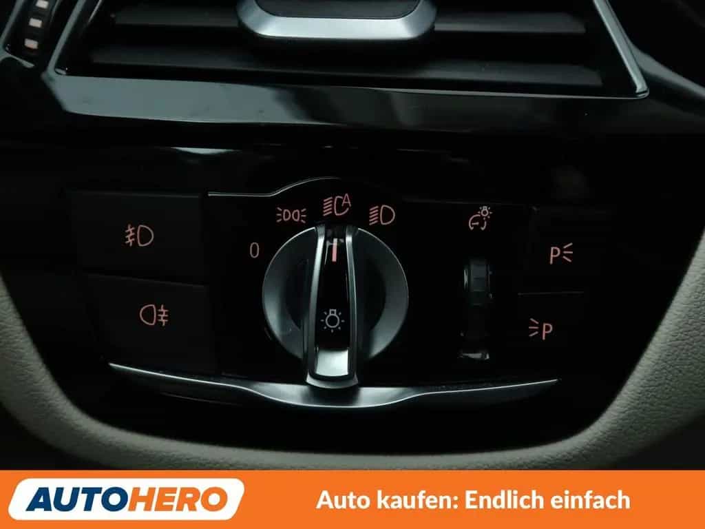 BMW 5 Series 530i Luxury Line Aut.*NAV*HUD*ACC*360CAM*PDC 03/2018-photo-24
