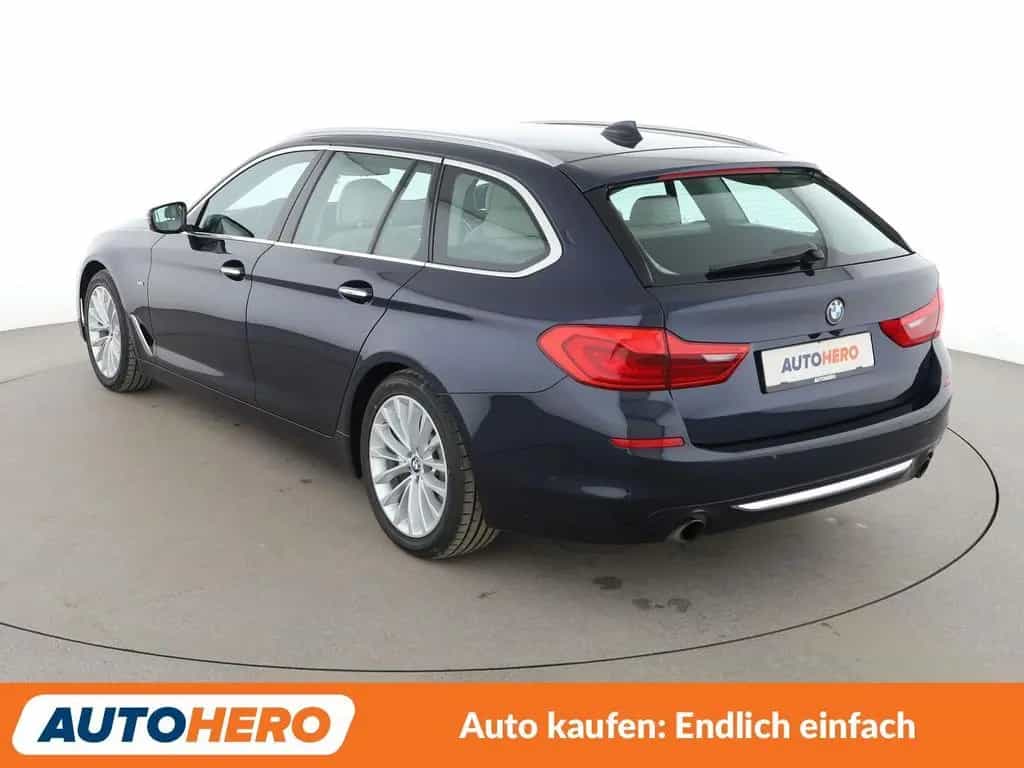BMW 5 Series 530i Luxury Line Aut.*NAV*HUD*ACC*360CAM*PDC 03/2018-photo-1