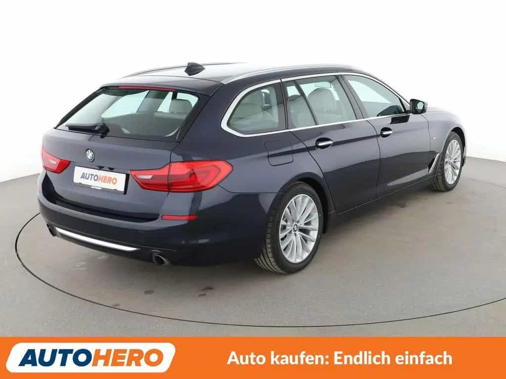 BMW 5 Series 530i Luxury Line Aut.*NAV*HUD*ACC*360CAM*PDC 03/2018-photo-3