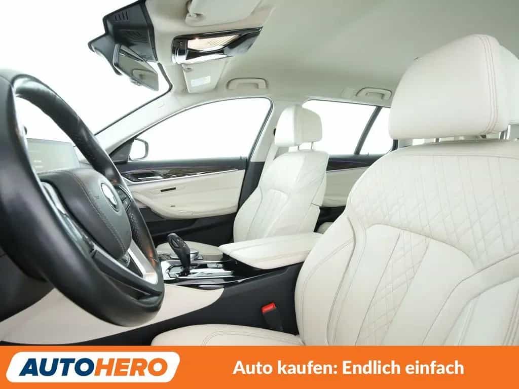 BMW 5 Series 530i Luxury Line Aut.*NAV*HUD*ACC*360CAM*PDC 03/2018-photo-7