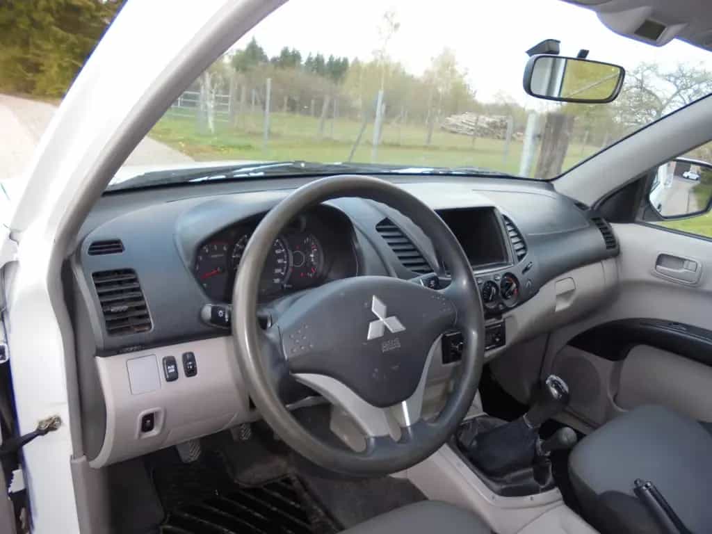 Mitsubishi L200 2.5 DI - D Hardtop KLIMA AHK 70 Tkm!! 08/2015-photo-10