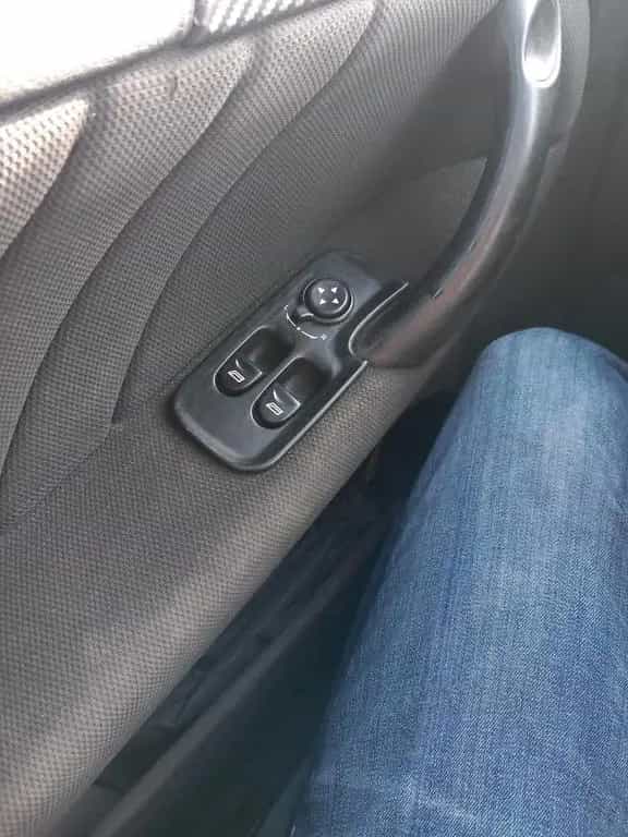 Alfa Romeo 147 TÜV neu 06/2006-photo-9