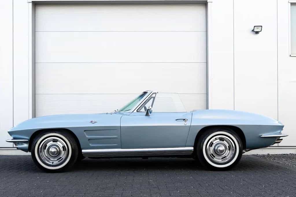 Corvette C2 Stingray Cabrio 327 cui 365PS H-Zulassung 02/1964-photo-1