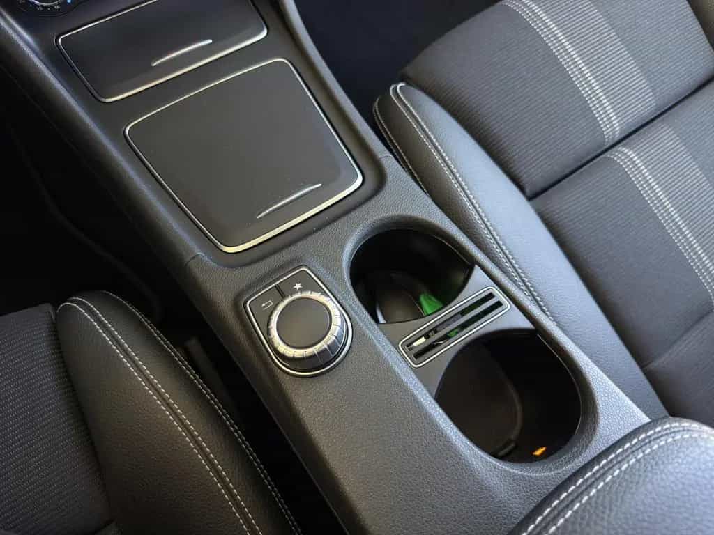 Mercedes-Benz GLA 200 Urban LED*PANO*SHZ*PDC 08/2017-photo-11