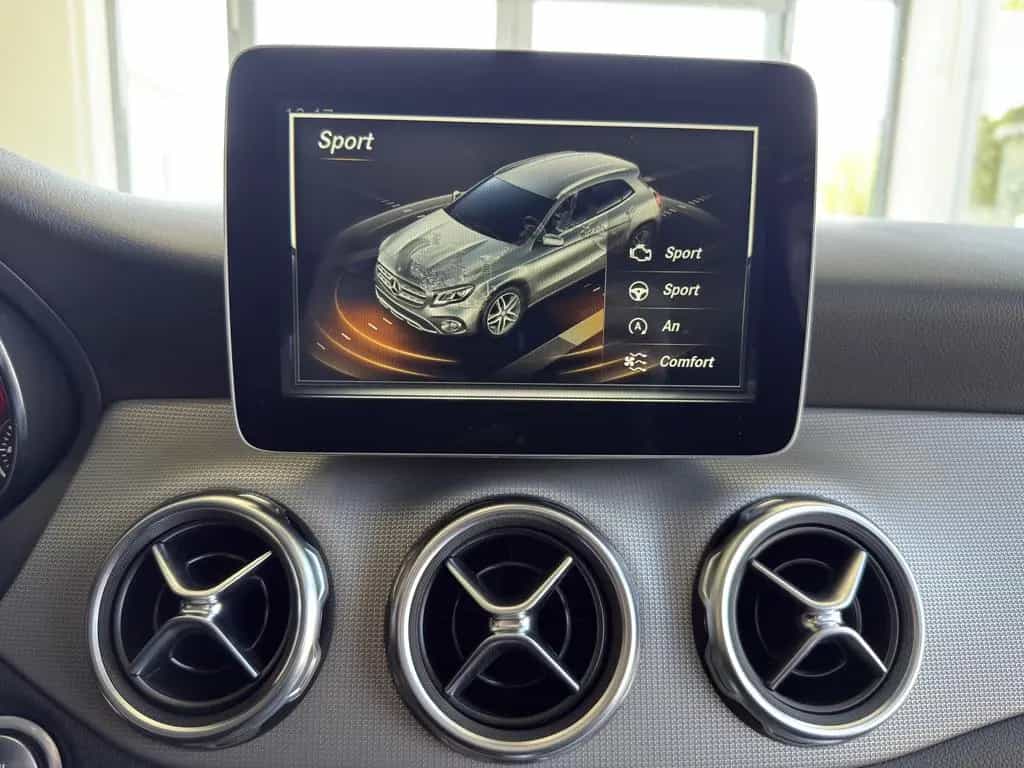 Mercedes-Benz GLA 200 Urban LED*PANO*SHZ*PDC 08/2017-photo-15