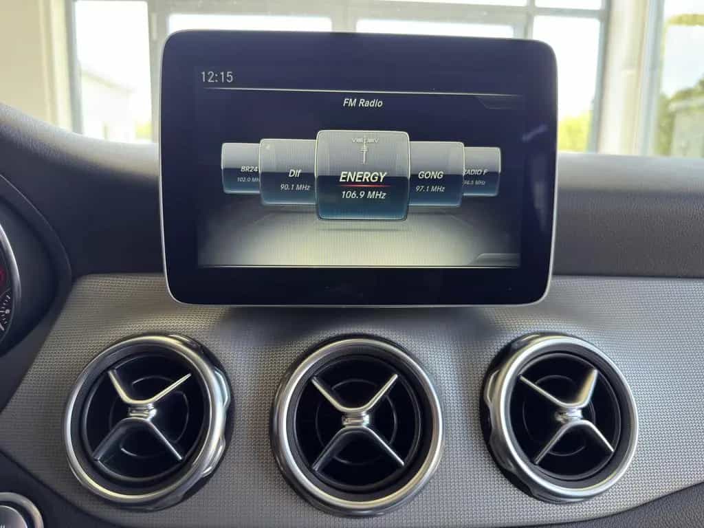 Mercedes-Benz GLA 200 Urban LED*PANO*SHZ*PDC 08/2017-photo-16