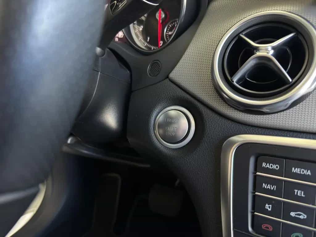 Mercedes-Benz GLA 200 Urban LED*PANO*SHZ*PDC 08/2017-photo-19