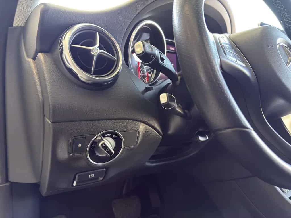 Mercedes-Benz GLA 200 Urban LED*PANO*SHZ*PDC 08/2017-photo-20
