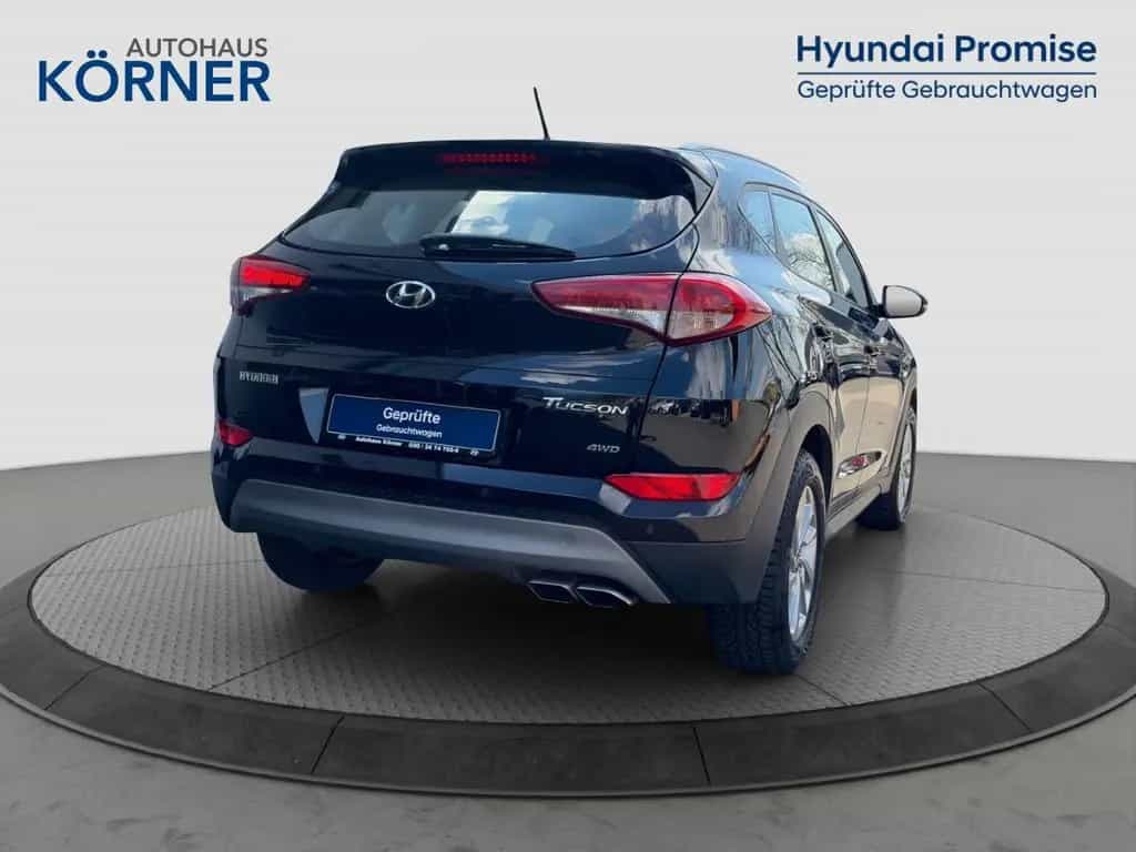 Hyundai TUCSON TREND 1.6 T-GDI *ALLRAD*SITZHZG*KLIMA* 10/2016-photo-3