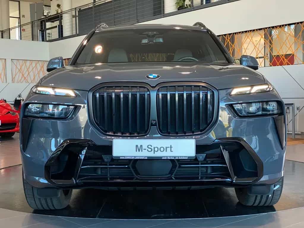 BMW X7 40d M-Sport Pro Carbon Sbel B&W ACC AHK 22" 02/2023-photo-4