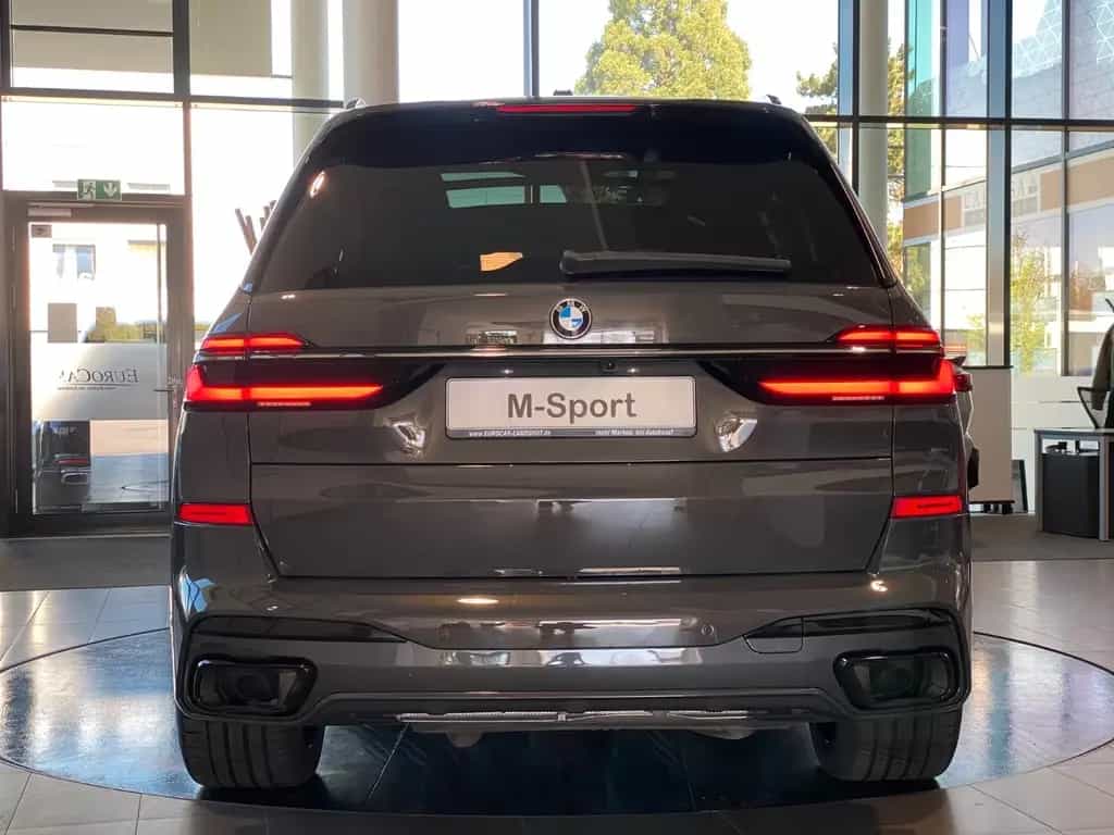 BMW X7 40d M-Sport Pro Carbon Sbel B&W ACC AHK 22" 02/2023-photo-46