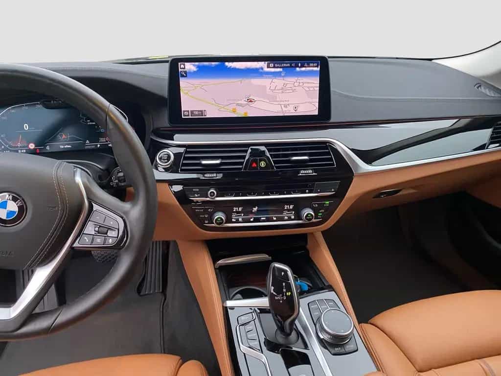 BMW 5 Series 530i Touring Luxury Line ACC Laser Luftfed. Pano 10/2021-photo-12