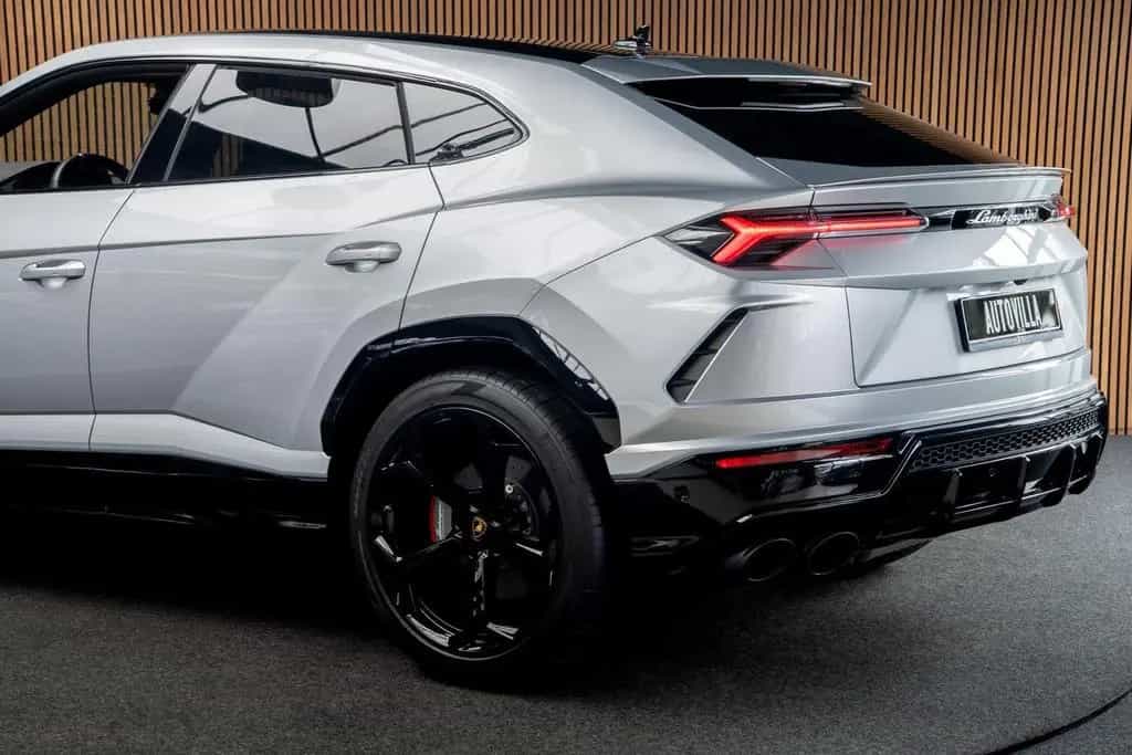 Lamborghini Urus 4.0 V8 HUD Leder Ceramic B&O 360° Massage A 05/2022-photo-3