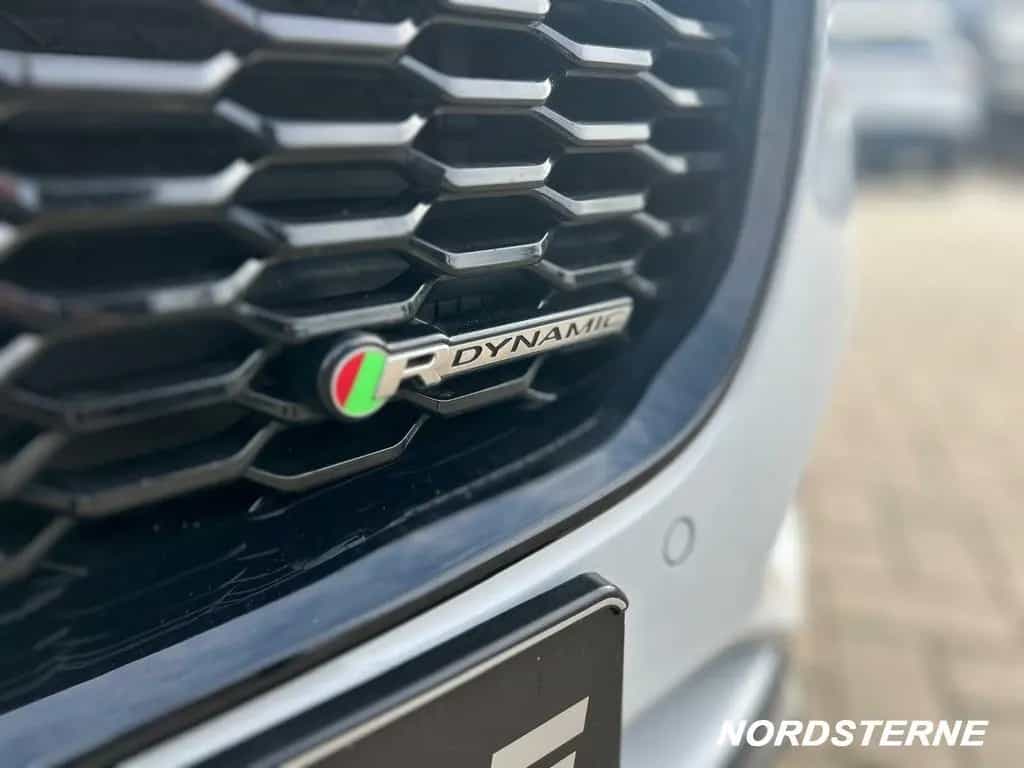 Jaguar XE D180 R-Dynamic S AWD LED+KAMERA+ACC+LEDER 07/2019-photo-18