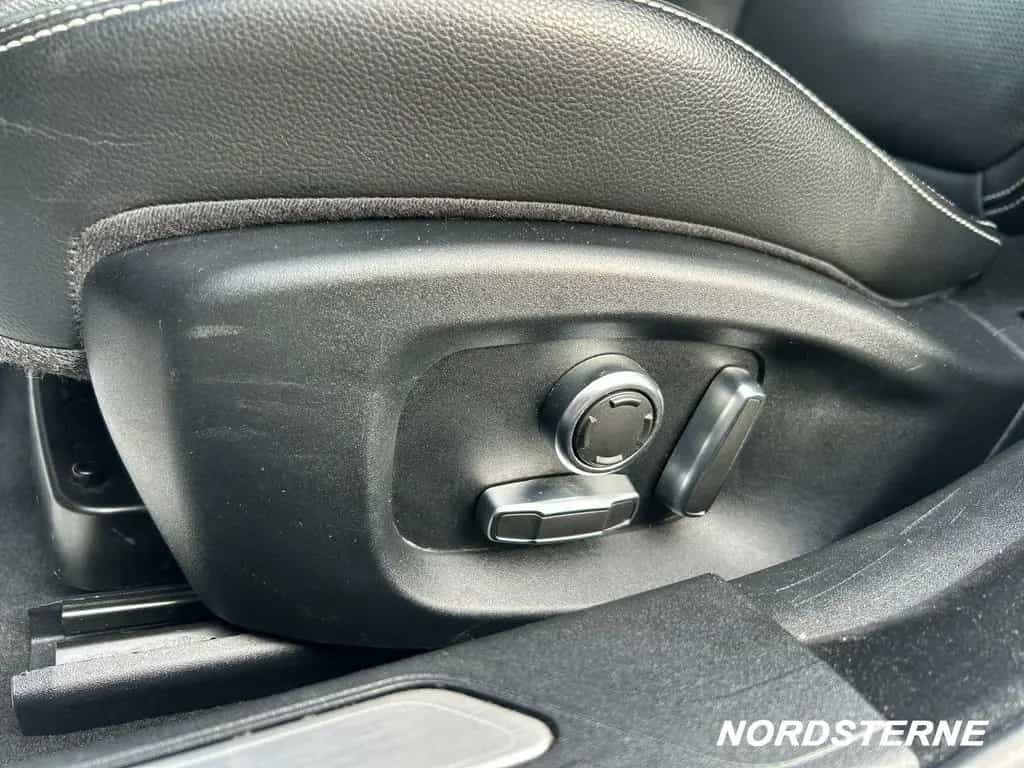 Jaguar XE D180 R-Dynamic S AWD LED+KAMERA+ACC+LEDER 07/2019-photo-21