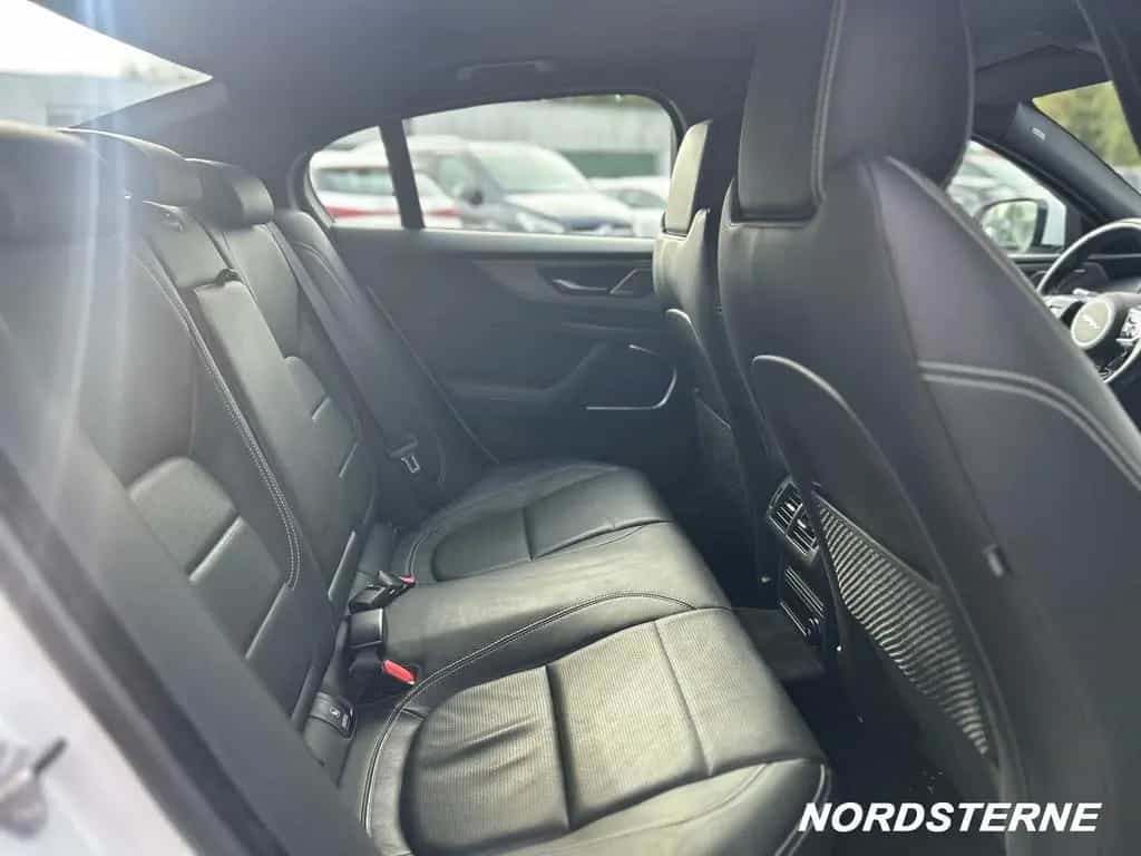Jaguar XE D180 R-Dynamic S AWD LED+KAMERA+ACC+LEDER 07/2019-photo-5
