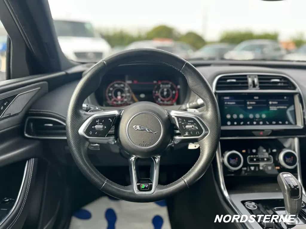 Jaguar XE D180 R-Dynamic S AWD LED+KAMERA+ACC+LEDER 07/2019-photo-7