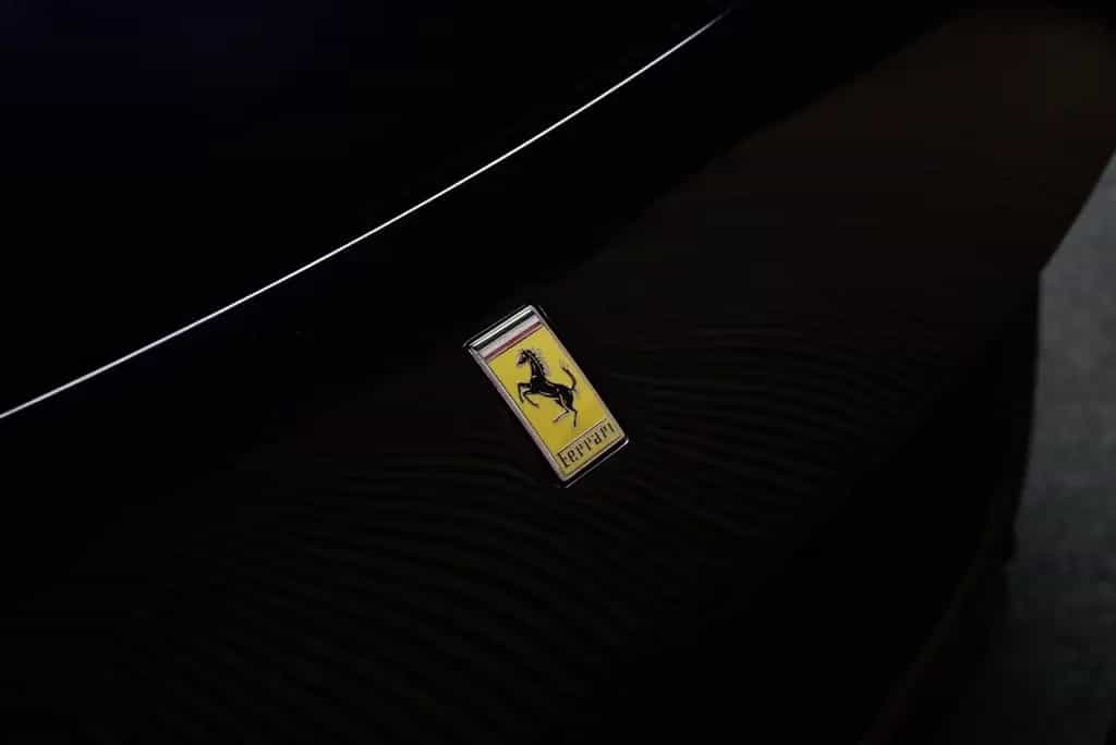 Ferrari Purosangue 6.5 V12 Carbon Burmester Atelier Mass 06/2024-photo-17