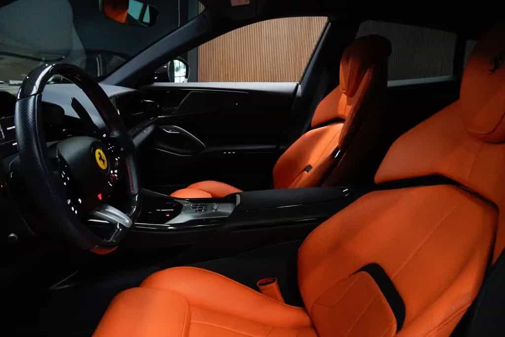Ferrari Purosangue 6.5 V12 Carbon Burmester Atelier Mass 06/2024-photo-24