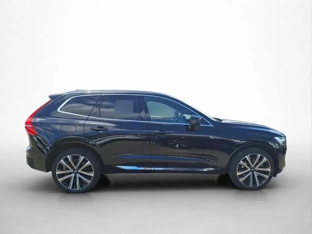 Volvo XC60 B5 AWD Diesel, Ultimate, 21"LM HUD Pano Kam 12/2022-photo-4
