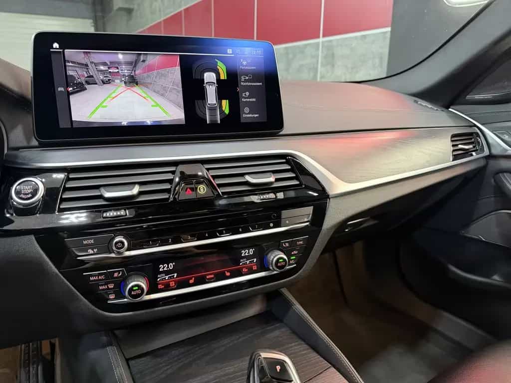 BMW 5 Series 530 d xDrive M Sport *PANO*H&K*DAKOTA*MEMORY* 03/2022-photo-11