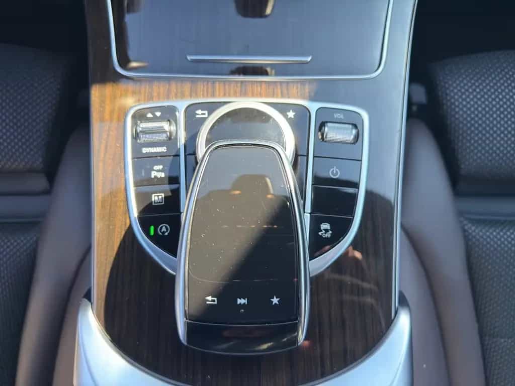 Mercedes-Benz GLC 250 4Matic / 2.Hand / NAVI / SHZ / Temp. / 06/2018-photo-16