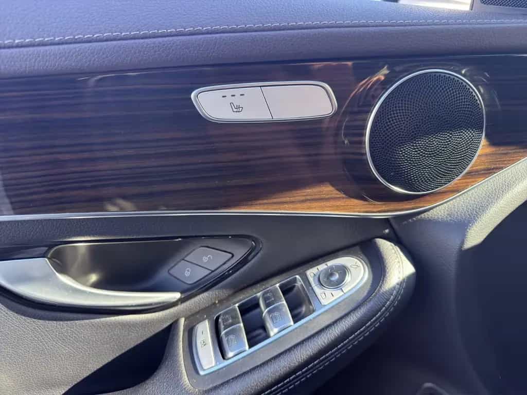 Mercedes-Benz GLC 250 4Matic / 2.Hand / NAVI / SHZ / Temp. / 06/2018-photo-17