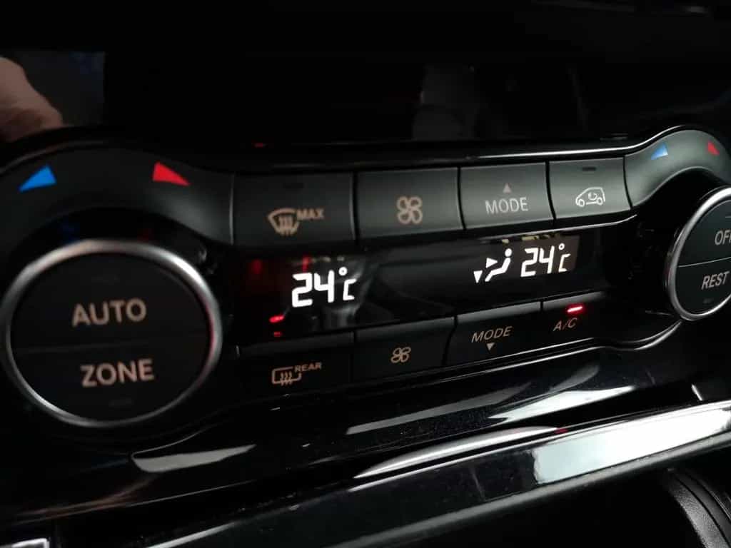 Infiniti QX30 2.2d DCT AWD Premium Tech *TOP* 02/2017-photo-11