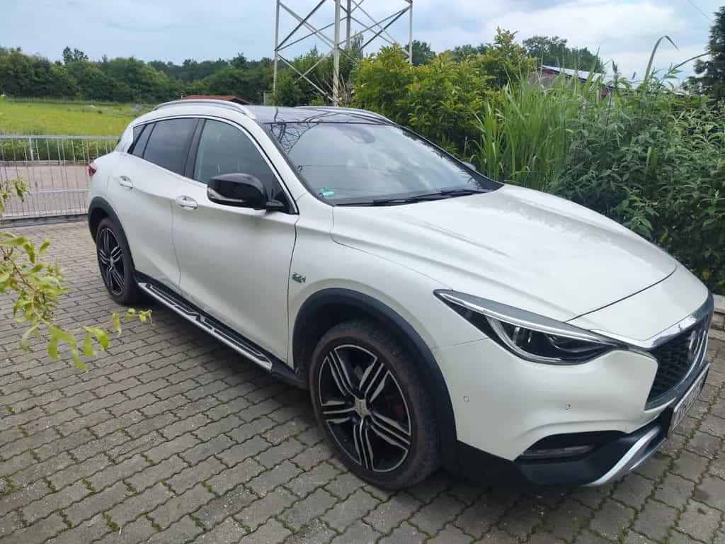 Infiniti QX30 2.2d DCT AWD Premium Tech *TOP* 02/2017-photo-2