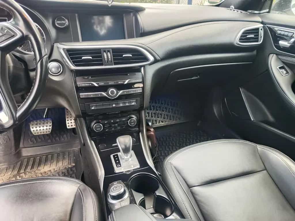 Infiniti QX30 2.2d DCT AWD Premium Tech *TOP* 02/2017-photo-6