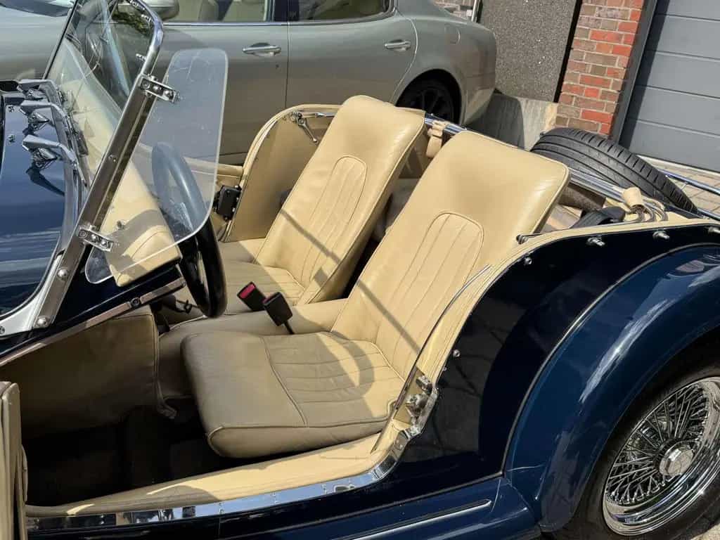 Morgan Plus 4 Roadster elegante Farbkombination 08/1989-photo-11