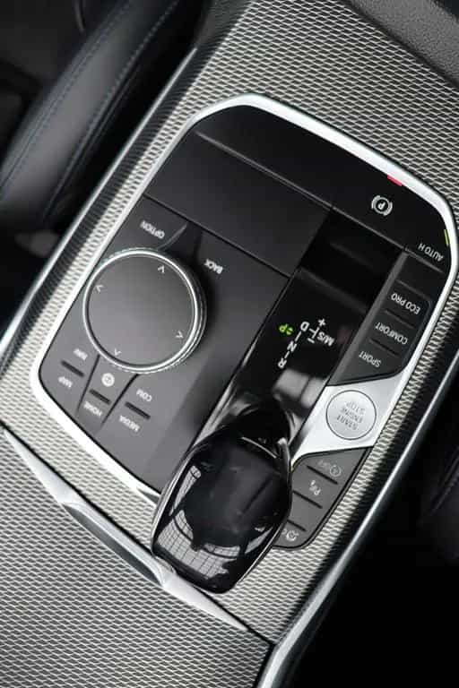 BMW 3 Series 320i Limousine aut. / M SPORT + NAVI + LED + LMR 08/2019-photo-10