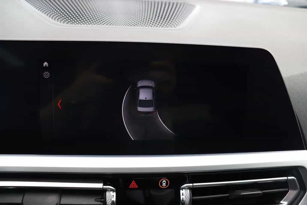 BMW 3 Series 320i Limousine aut. / M SPORT + NAVI + LED + LMR 08/2019-photo-8