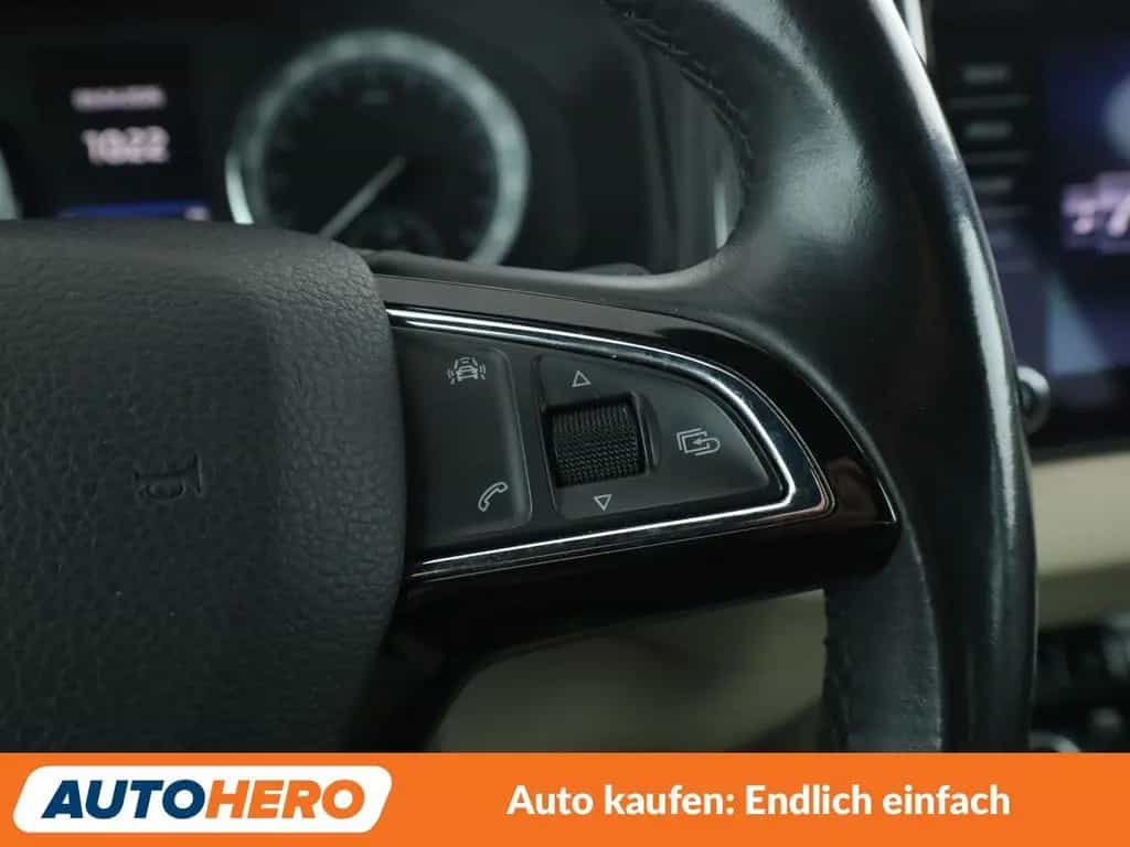 Skoda Karoq 1.0 TSI Style Aut.*NAVI*PDC*SHZ*TEMPO* 05/2018-photo-24