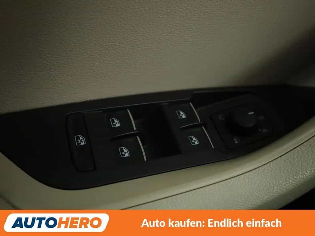 Skoda Karoq 1.0 TSI Style Aut.*NAVI*PDC*SHZ*TEMPO* 05/2018-photo-28