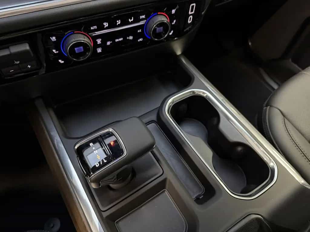 Chevrolet Silverado High Country Midnight Edition MY 25 6. null-photo-19