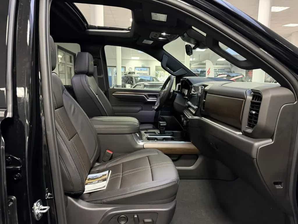 Chevrolet Silverado High Country Midnight Edition MY 25 6. null-photo-28