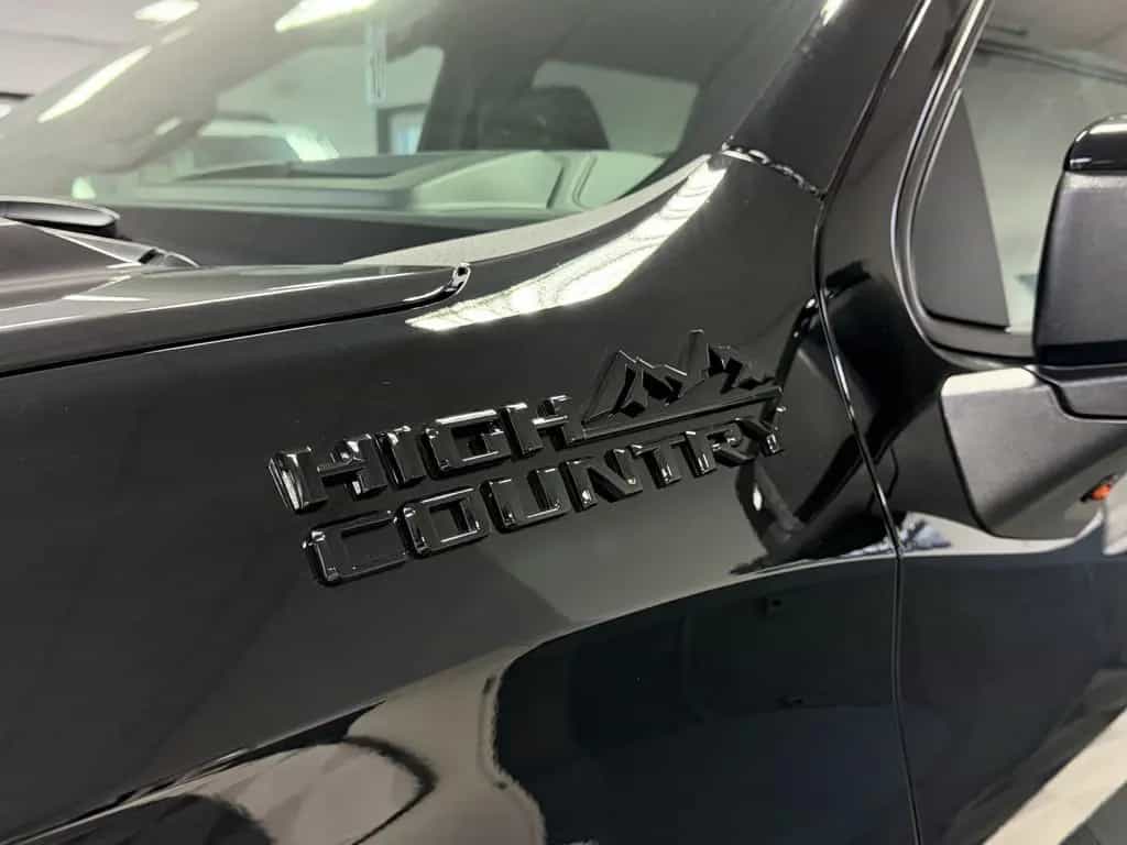 Chevrolet Silverado High Country Midnight Edition MY 25 6. null-photo-35