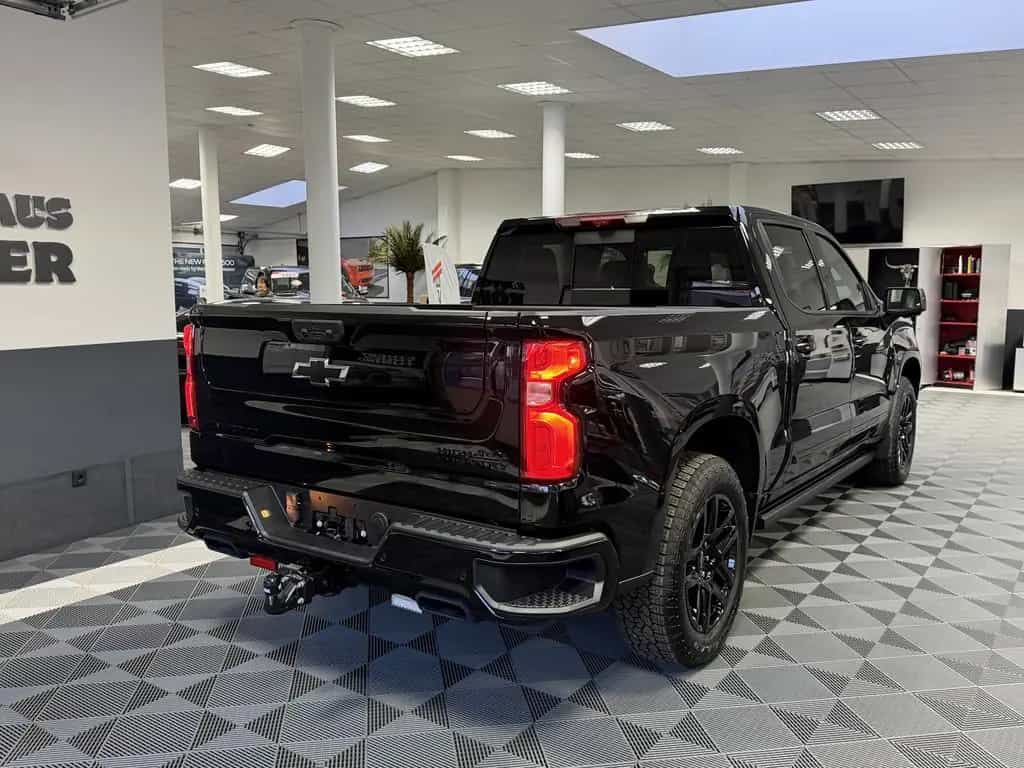 Chevrolet Silverado High Country Midnight Edition MY 25 6. null-photo-6