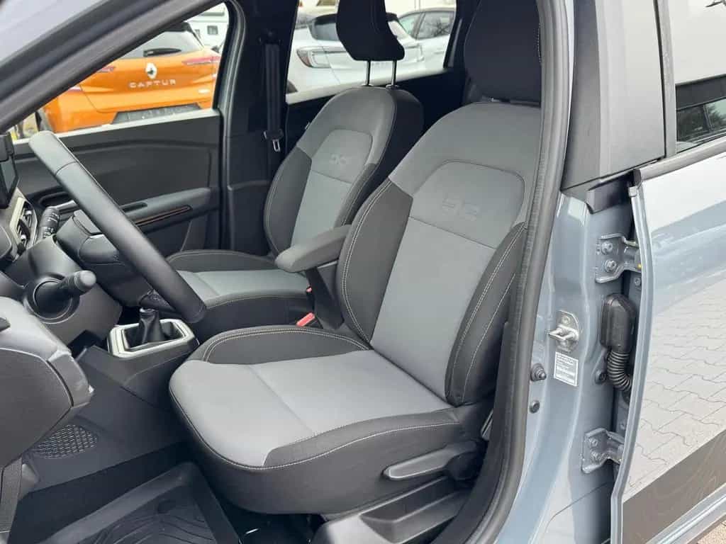 Dacia Jogger Extreme TCe 110 | 7 Sitze | KLIMA 12/2024-photo-17