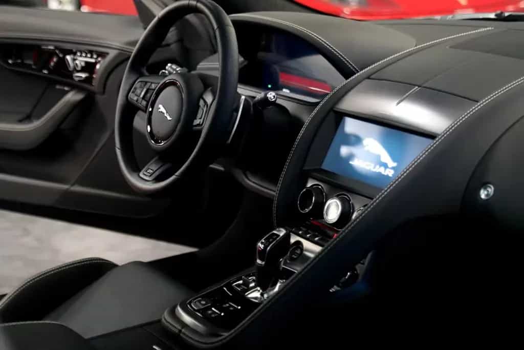 Jaguar F-Type Coupe P575 R AWD 75R Edition Black Black 07/2023-photo-14