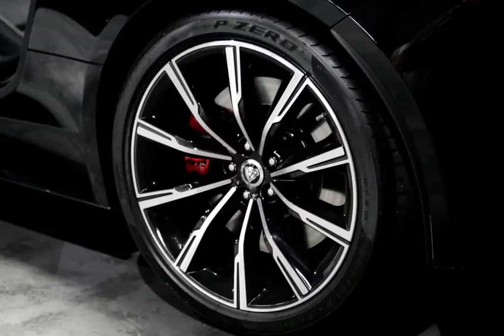 Jaguar F-Type Coupe P575 R AWD 75R Edition Black Black 07/2023-photo-19