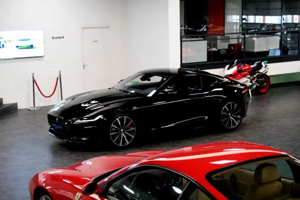 Jaguar F-Type Coupe P575 R AWD 75R Edition Black Black 07/2023-photo-29
