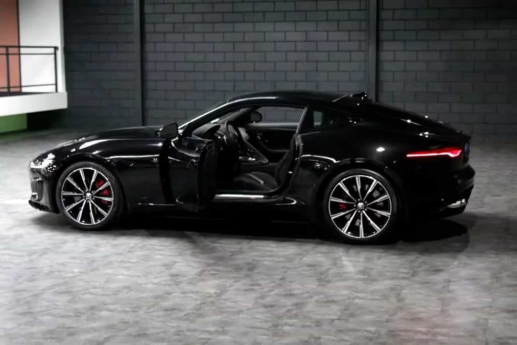 Jaguar F-Type Coupe P575 R AWD 75R Edition Black Black 07/2023-photo-7