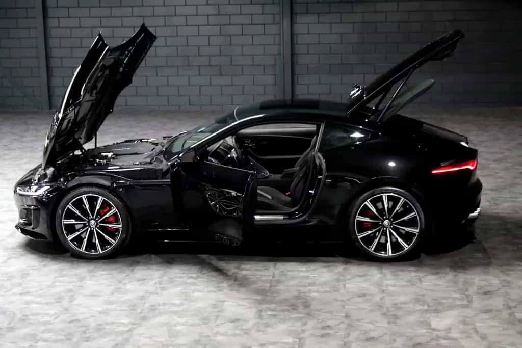 Jaguar F-Type Coupe P575 R AWD 75R Edition Black Black 07/2023-photo-8