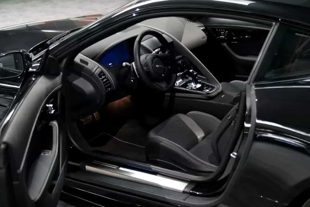 Jaguar F-Type Coupe P575 R AWD 75R Edition Black Black 07/2023-photo-9