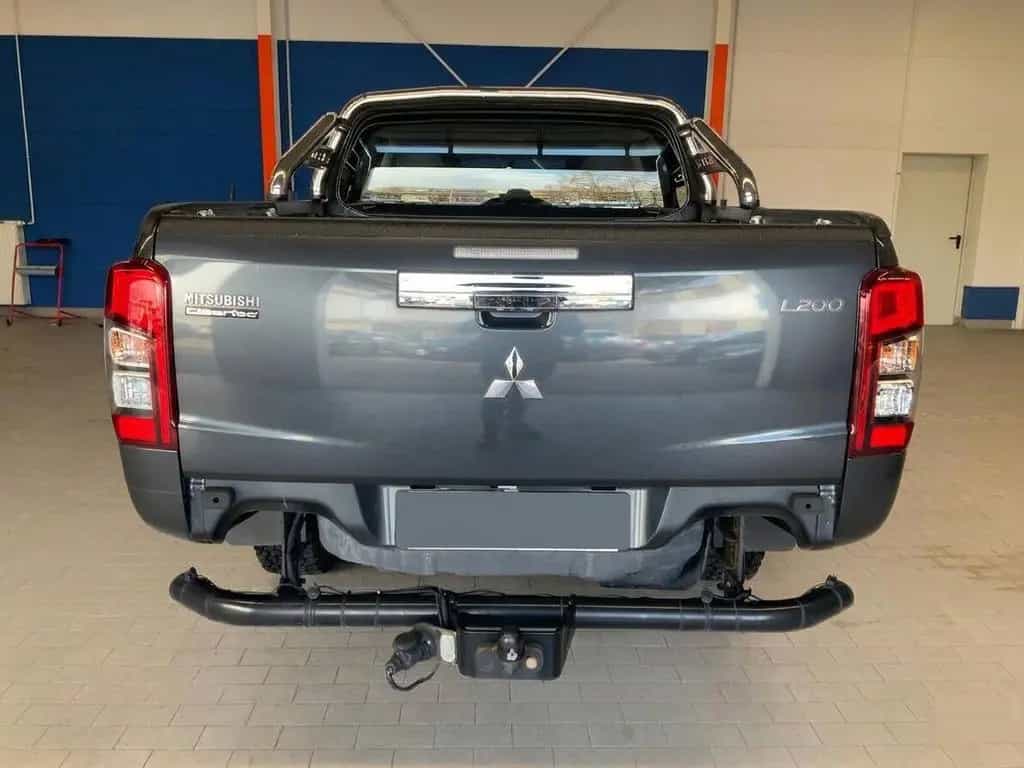 Mitsubishi L200 2.3 Double-Cab Gancio 10/2020-photo-1