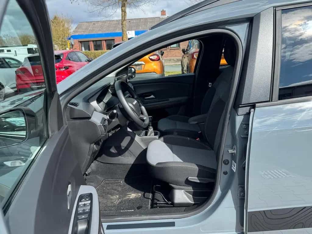 Dacia Jogger Extreme+ TCe 110 | 7 Sitze | KLIMA 12/2024-photo-16