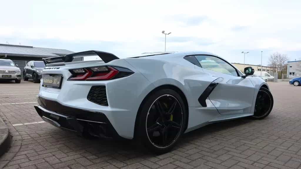 Corvette C8 6.2L V8 Stingray 3LT Coupe Targa 05/2023-photo-1