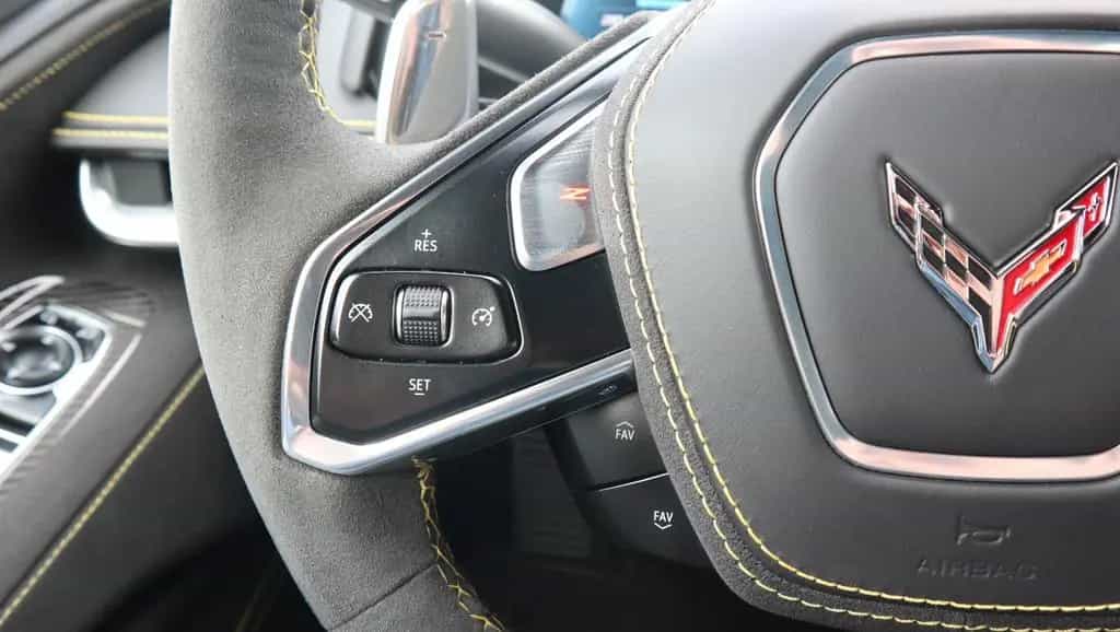 Corvette C8 6.2L V8 Stingray 3LT Coupe Targa 05/2023-photo-13